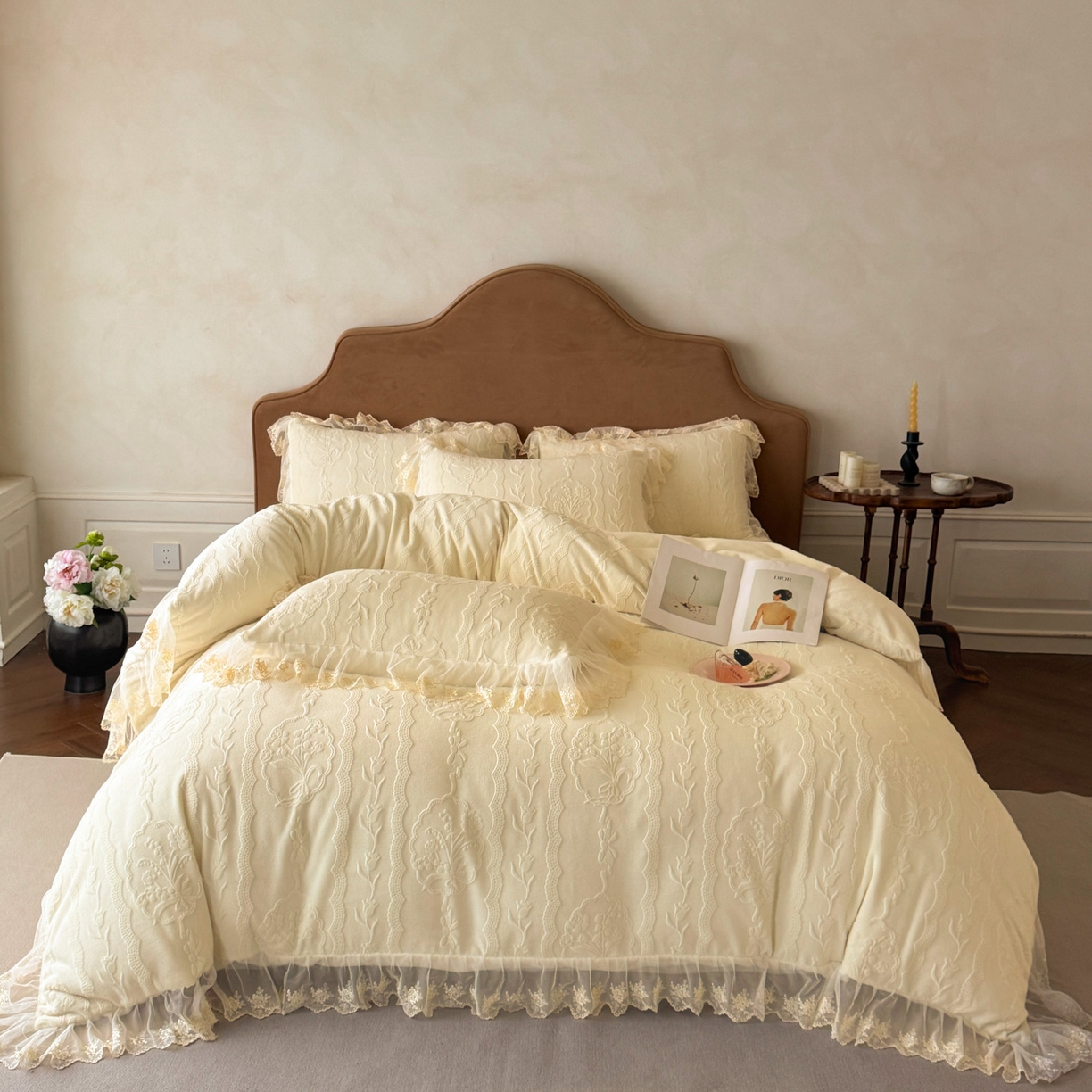 91家纺网 家纺一手货源 找家纺 爱家（原缔乐家纺） 2025新款A类牛奶雕花绒四件套 铃兰花系列 铃兰花-奶昔白