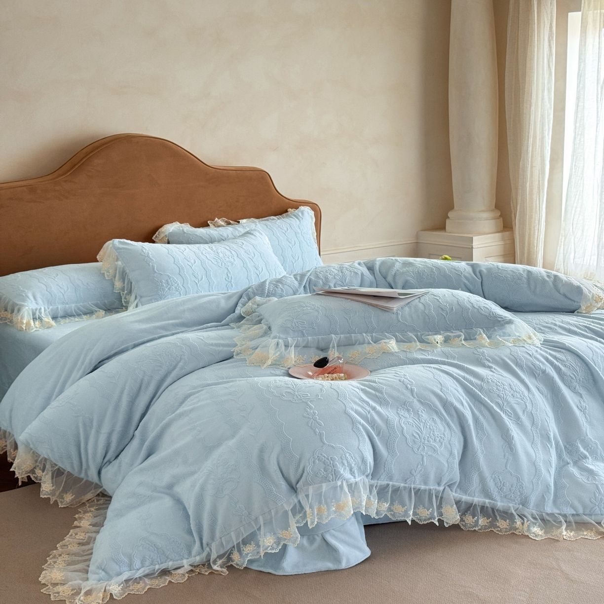 91家纺网 家纺一手货源 找家纺 爱家（原缔乐家纺） 2025新款A类牛奶雕花绒四件套 铃兰花系列 铃兰花-天空兰