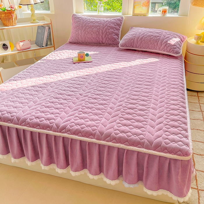 91家纺网 家纺一手货源 找家纺 眠势力 2025新款牛奶绒床笠夹棉加厚保暖床垫保护套韩版床裙床笠二合一毛球球带裙边款 丁香紫-毛球款