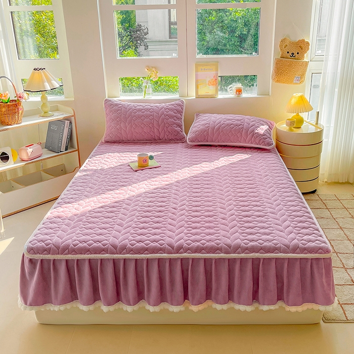 91家纺网 家纺一手货源 找家纺 眠势力 2025新款牛奶绒床笠夹棉加厚保暖床垫保护套韩版床裙床笠二合一毛球球带裙边款 丁香紫-毛球款