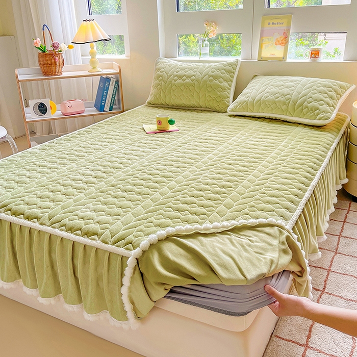 91家纺网 家纺一手货源 找家纺 眠势力 2025新款牛奶绒床笠夹棉加厚保暖床垫保护套韩版床裙床笠二合一毛球球带裙边款 抹茶绿-毛球款