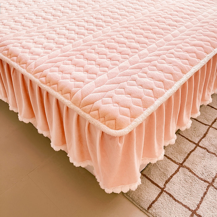 91家纺网 家纺一手货源 找家纺 眠势力 2025新款牛奶绒床笠夹棉加厚保暖床垫保护套韩版床裙床笠二合一毛球球带裙边款 奶油粉-毛球款