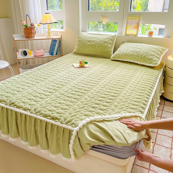 91家纺网 家纺一手货源 找家纺 眠势力 2025新款牛奶绒床笠夹棉加厚保暖床垫保护套韩版床裙床笠二合一毛球球带裙边款 抹茶绿-毛球款