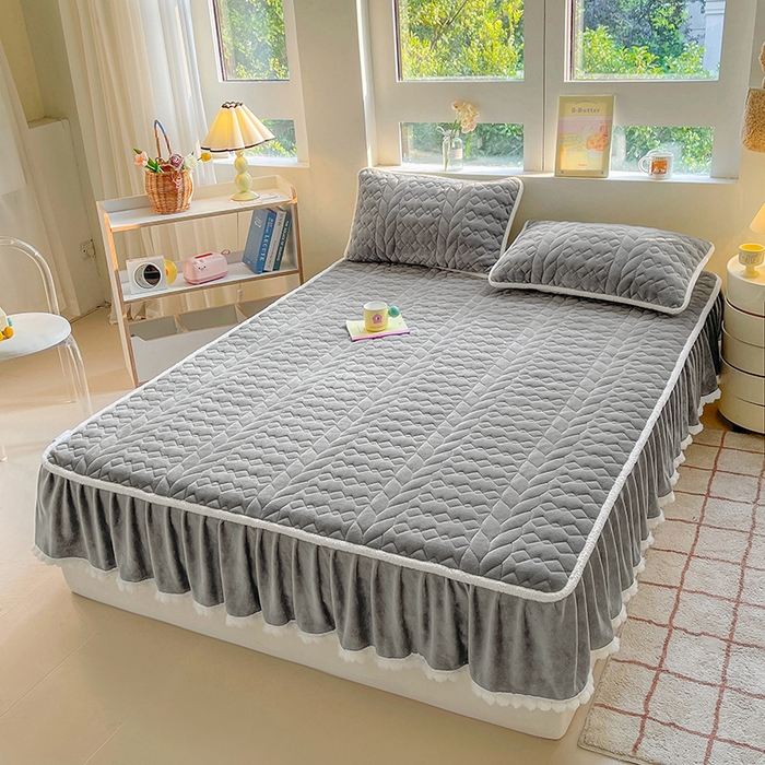 91家纺网 家纺一手货源 找家纺 眠势力 2025新款牛奶绒床笠夹棉加厚保暖床垫保护套韩版床裙床笠二合一毛球球带裙边款 深空灰-毛球款