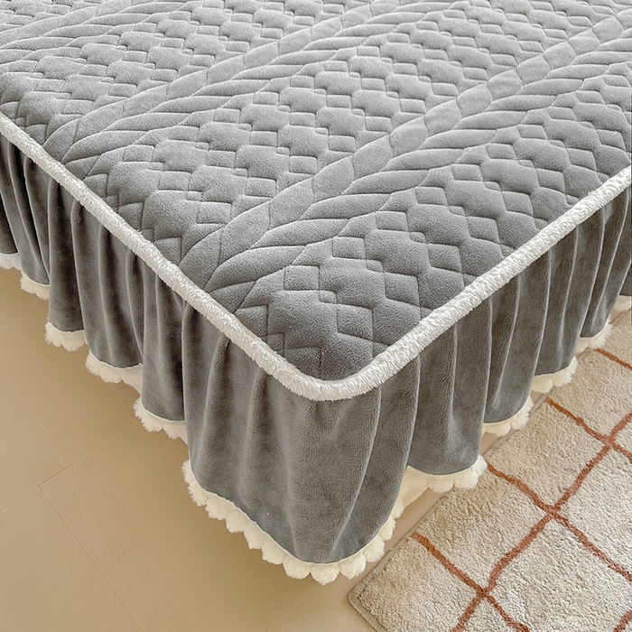 91家纺网 家纺一手货源 找家纺 眠势力 2025新款牛奶绒床笠夹棉加厚保暖床垫保护套韩版床裙床笠二合一毛球球带裙边款 深空灰-毛球款