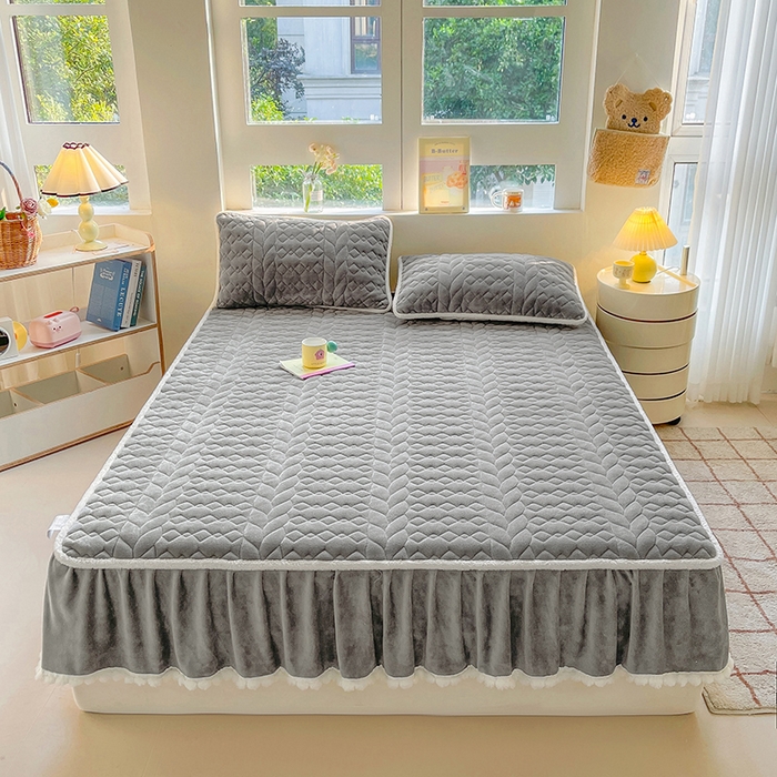 91家纺网 家纺一手货源 找家纺 眠势力 2025新款牛奶绒床笠夹棉加厚保暖床垫保护套韩版床裙床笠二合一毛球球带裙边款 深空灰-毛球款