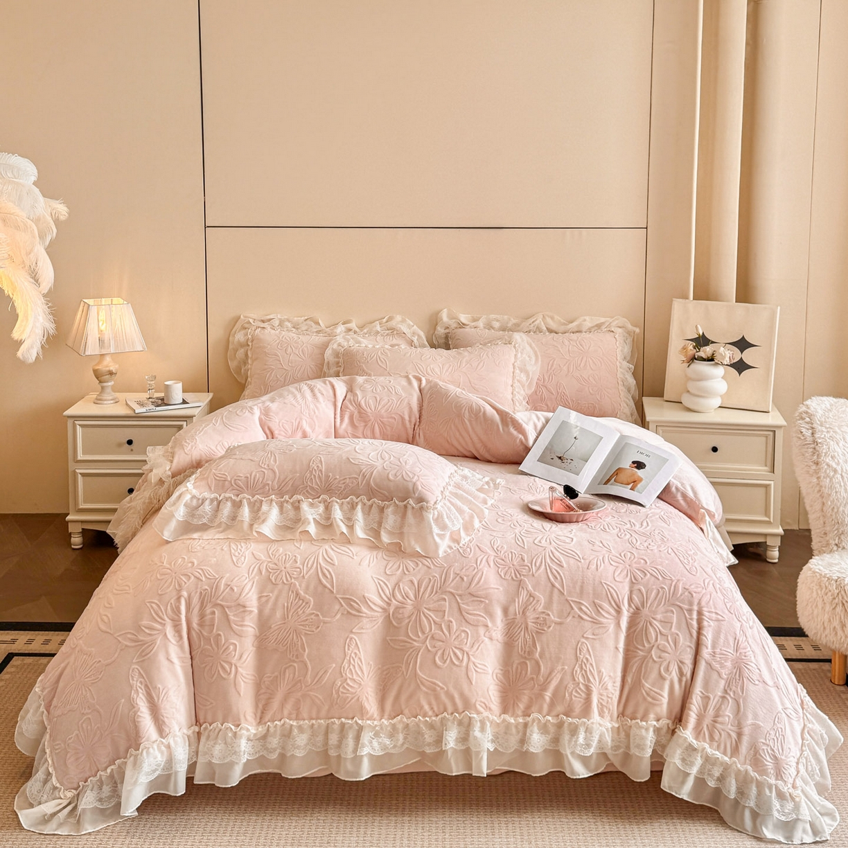 91家纺网 家纺一手货源 找家纺 （总）爱家（原缔乐家纺） 2025新款A类牛奶雕花绒四件套 花野漫屿系列（床盖加20）