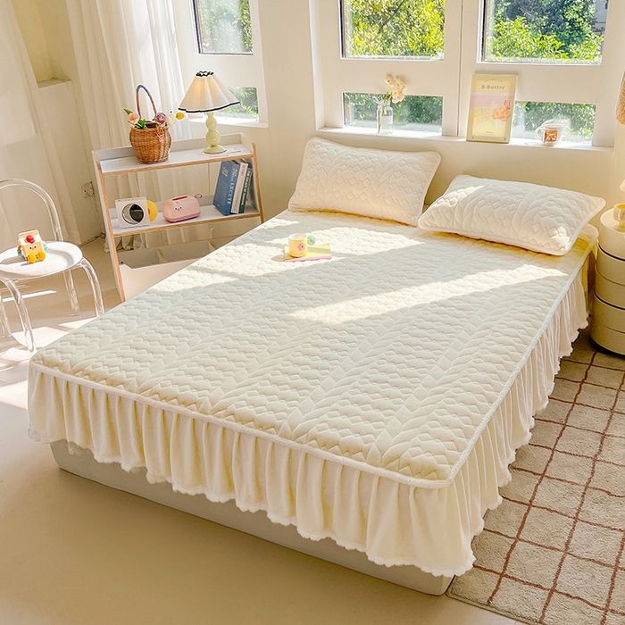 91家纺网 家纺一手货源 找家纺 眠势力 2025新款牛奶绒床笠夹棉加厚保暖床垫保护套韩版床裙床笠二合一毛球球带裙边款 奶白-毛球款