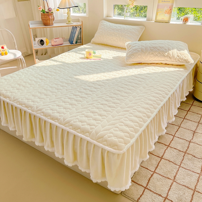 91家纺网 家纺一手货源 找家纺 眠势力 2025新款牛奶绒床笠夹棉加厚保暖床垫保护套韩版床裙床笠二合一毛球球带裙边款 奶白-毛球款