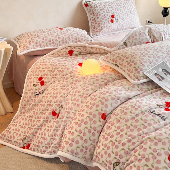 91家纺网 家纺一手货源 找家纺 诺梵2025新款牛8斤奶绒印花包边四件套汐颜