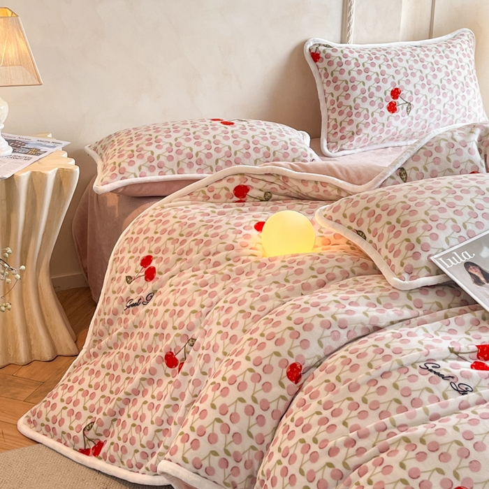 91家纺网 家纺一手货源 找家纺 诺梵2025新款牛8斤奶绒印花包边四件套汐颜