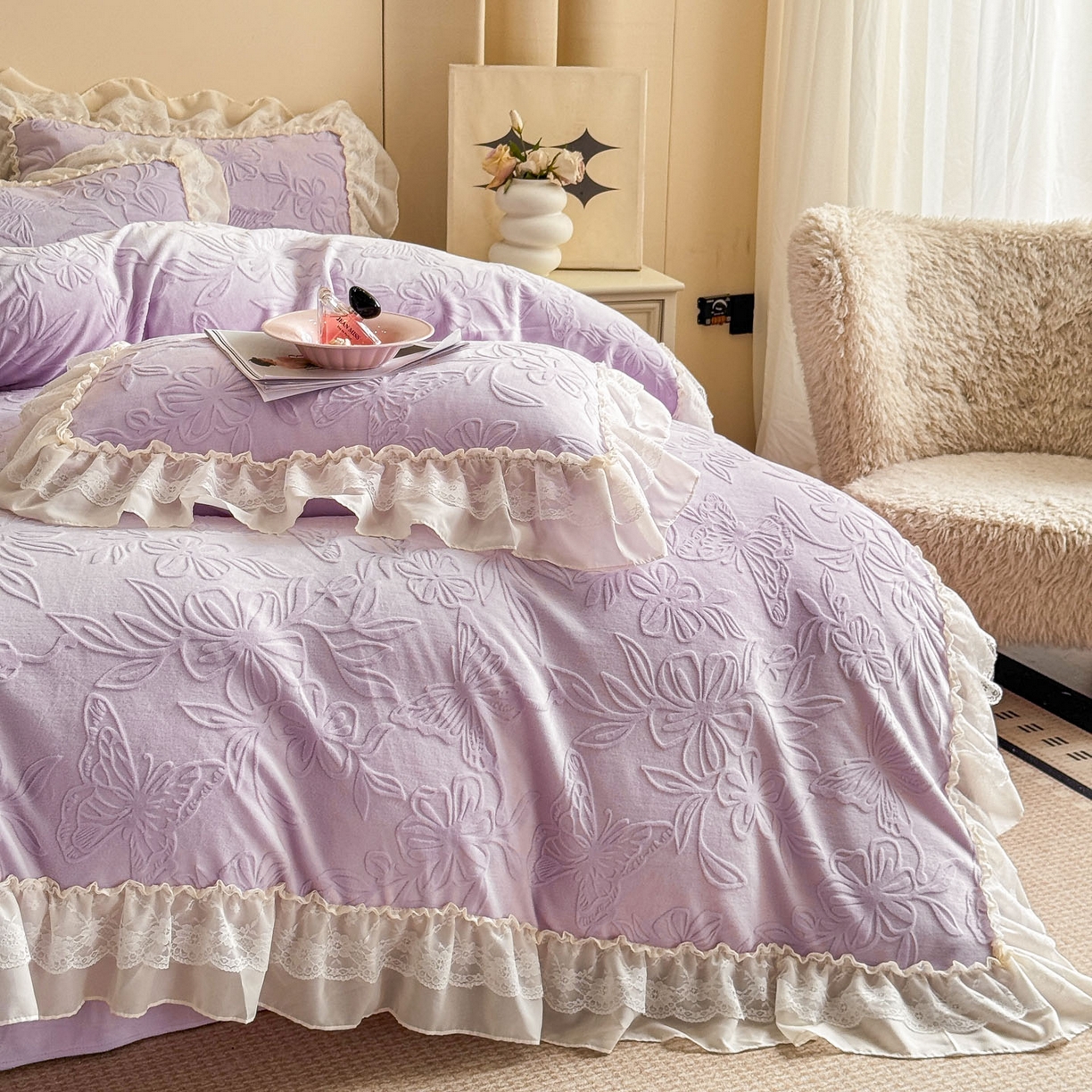 91家纺网 家纺一手货源 找家纺 爱家（原缔乐家纺） 2025新款A类牛奶雕花绒四件套 花野漫屿系列 花野漫屿-梦幻紫