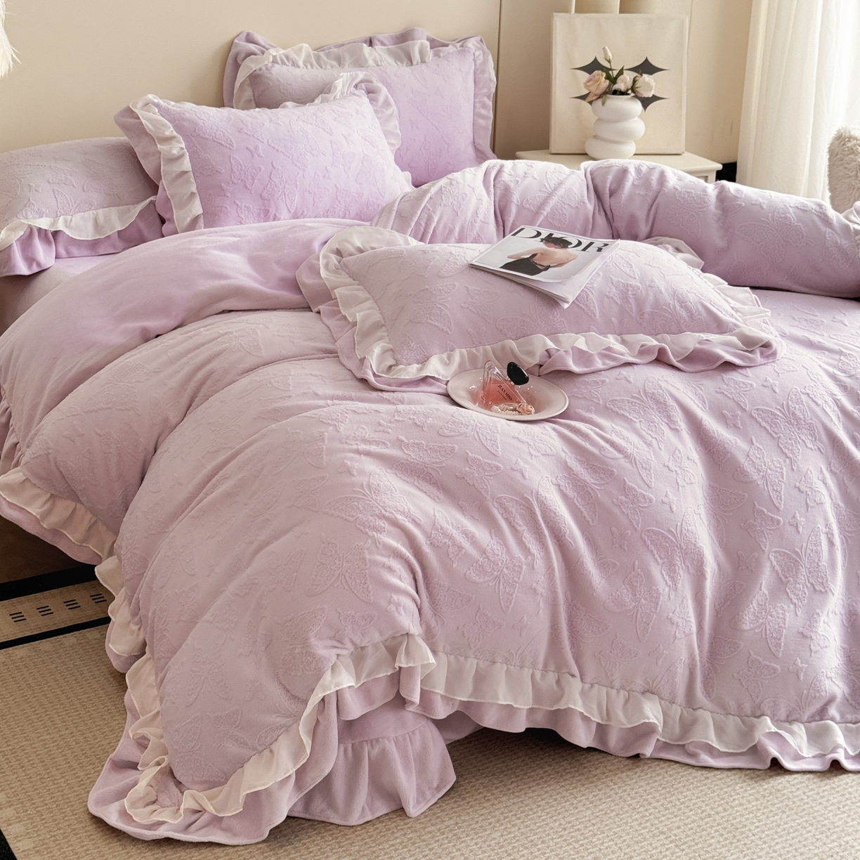 91家纺网 家纺一手货源 找家纺 爱家（原缔乐家纺） 2025新款A类牛奶雕花绒四件套 山茶花-蝴蝶之恋系列 蝴蝶之恋-梦幻紫