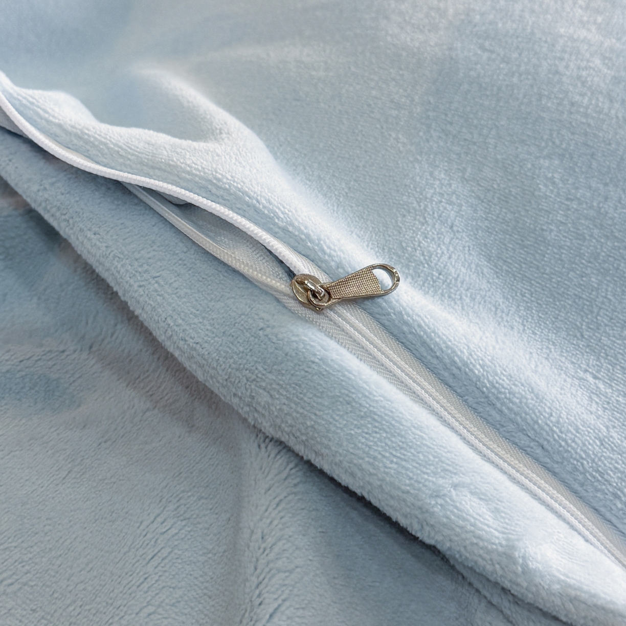 91家纺网 家纺一手货源 找家纺 爱家（原缔乐家纺） 2025新款A类牛奶雕花绒四件套 山茶花-蝴蝶之恋系列 蝴蝶之恋-天空兰