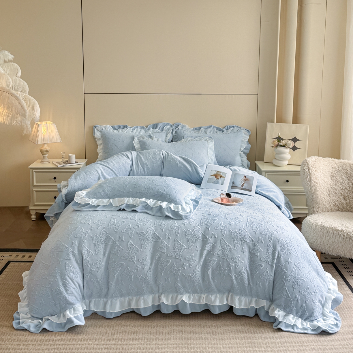 91家纺网 家纺一手货源 找家纺 爱家（原缔乐家纺） 2025新款A类牛奶雕花绒四件套 山茶花-蝴蝶之恋系列 蝴蝶之恋-天空兰