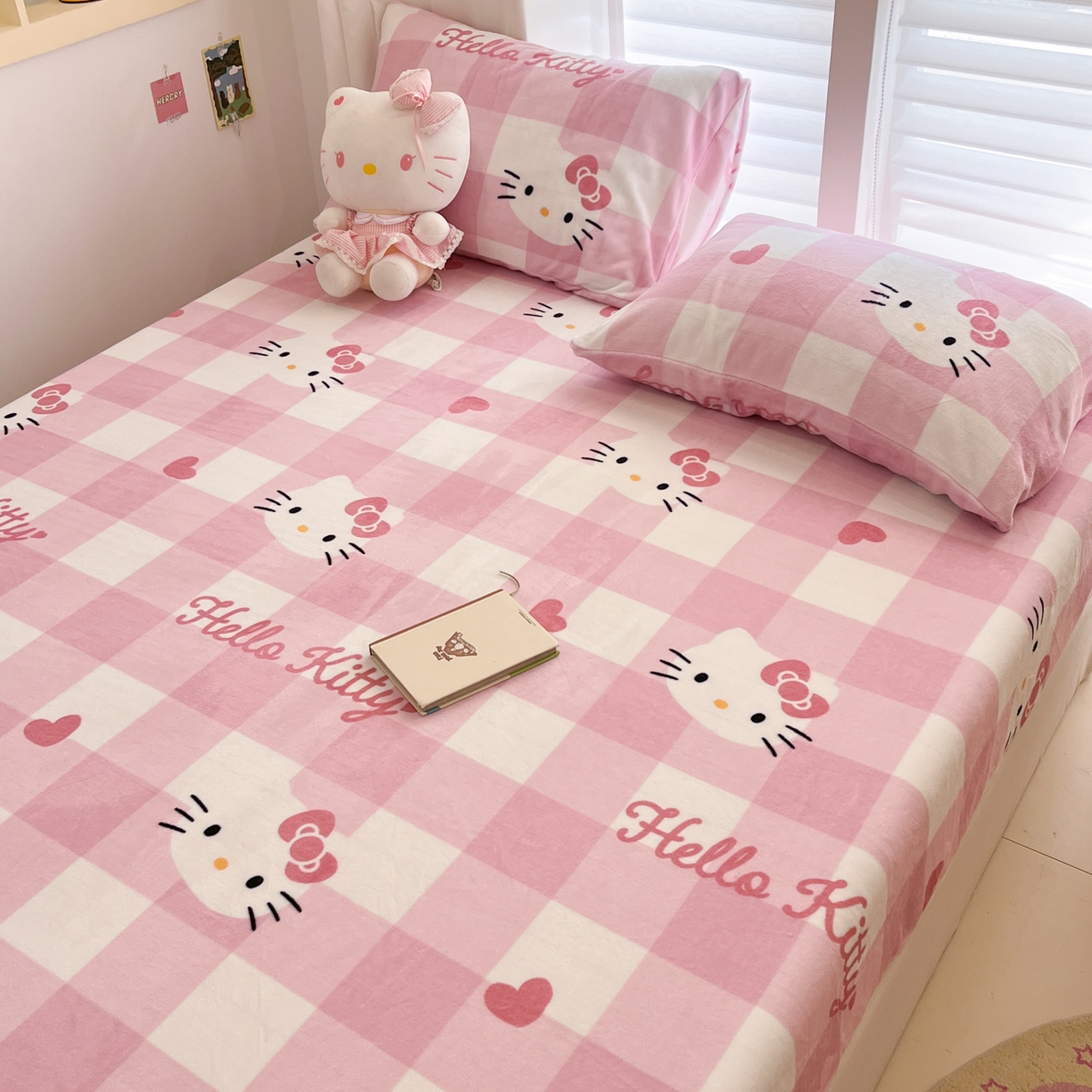 91家纺网 家纺一手货源 找家纺 金爱家 2025新款三丽鸥牛奶绒床笠单床笠床笠单件 绒单品-粉梦kt