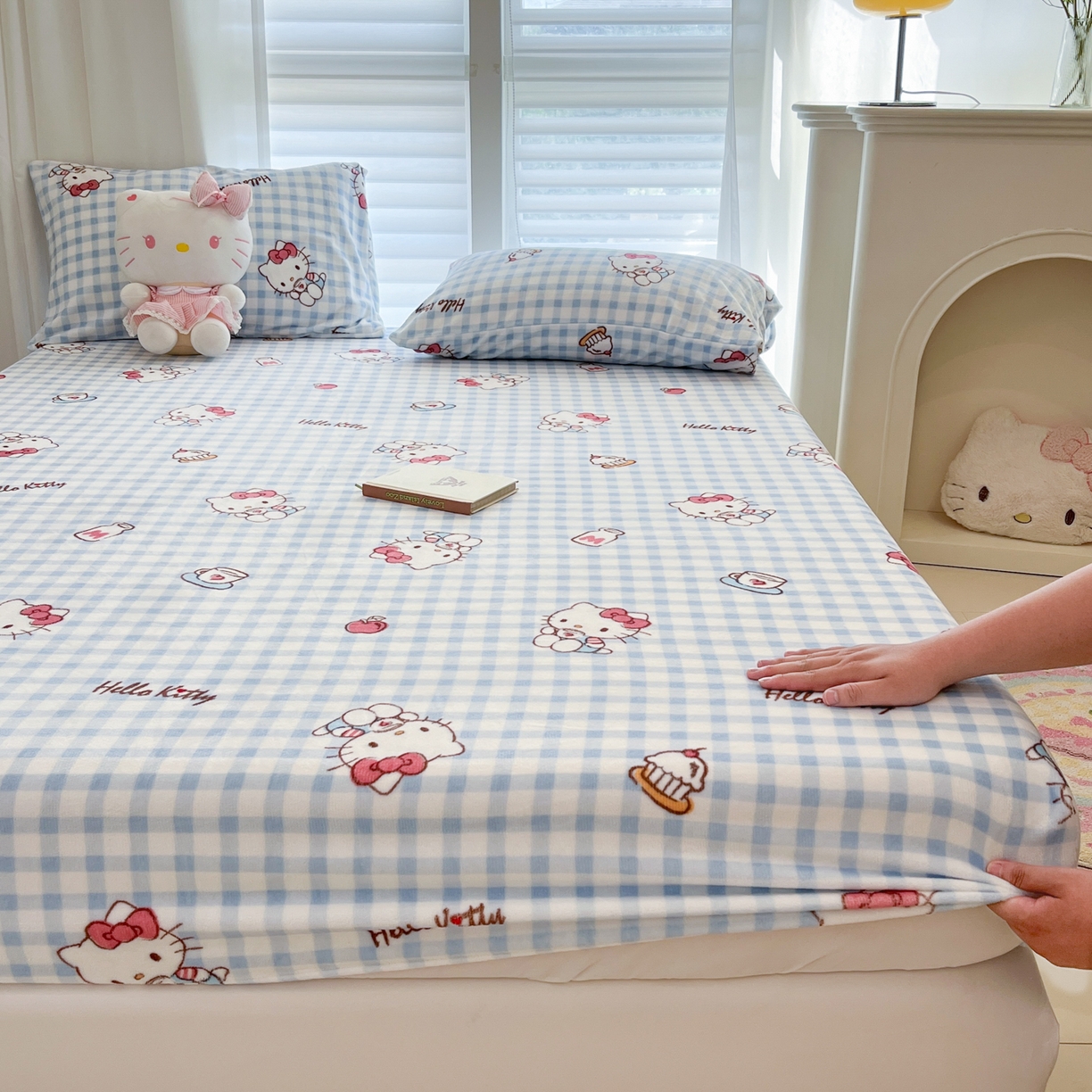 91家纺网 家纺一手货源 找家纺 金爱家 2025新款三丽鸥牛奶绒床笠单床笠床笠单件 绒单品-甜心kt蓝