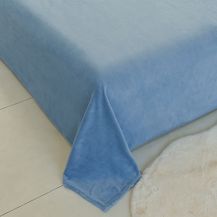 91家纺网 家纺一手货源 找家纺 炫拼家纺 2025新款条纹印花卡通毛巾绣加厚牛奶绒四件套 条纹-芭比兔-米蓝