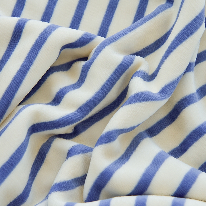 91家纺网 家纺一手货源 找家纺 炫拼家纺 2025新款条纹印花卡通毛巾绣加厚牛奶绒四件套 条纹-芭比兔-米蓝
