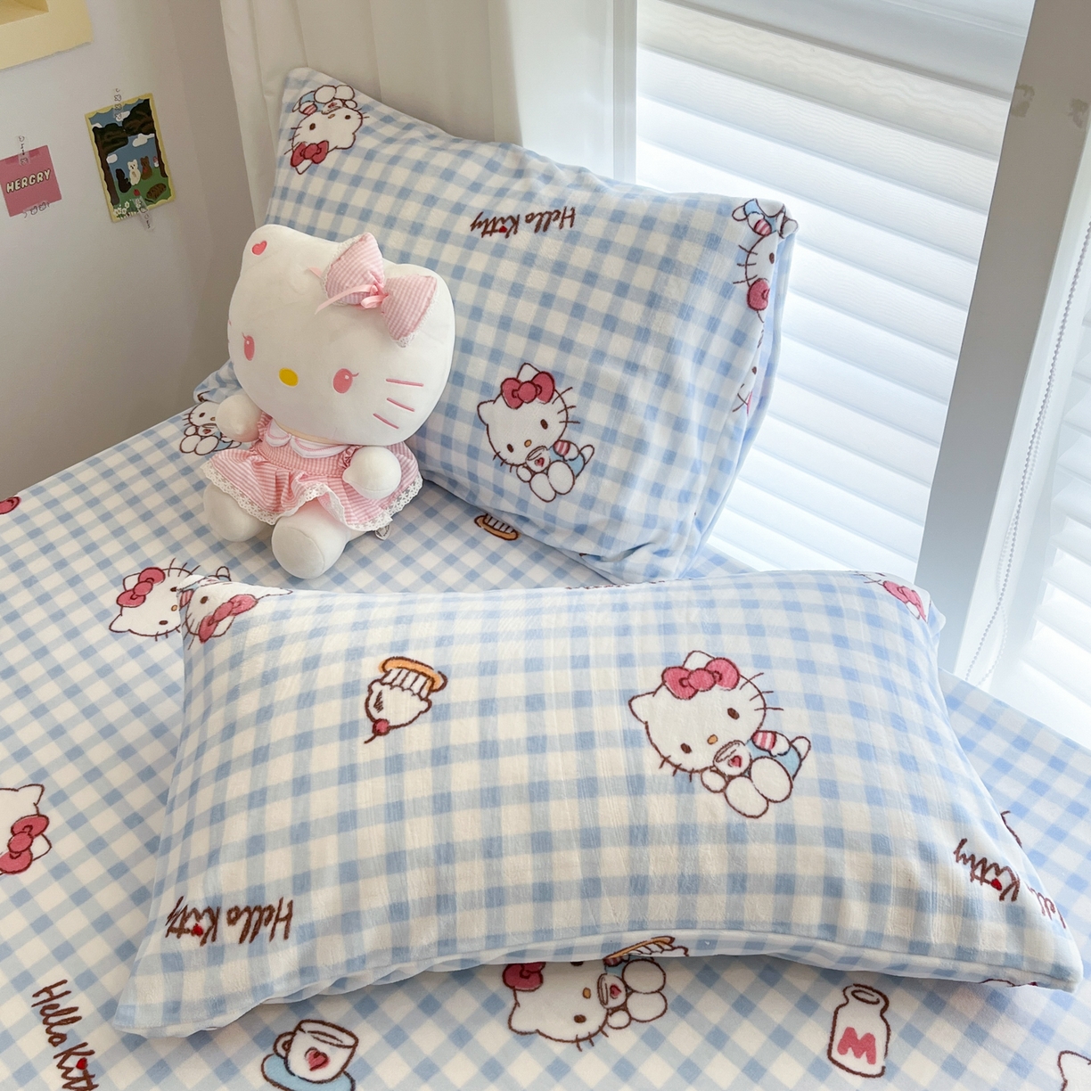 91家纺网 家纺一手货源 找家纺 金爱家 2025新款三丽鸥牛奶绒床笠单床笠床笠单件 绒单品-甜心kt蓝