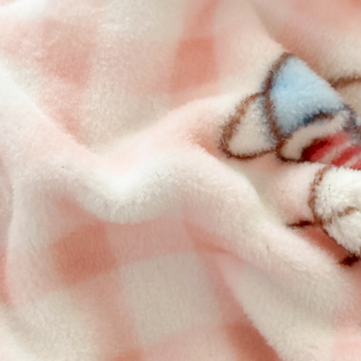 91家纺网 家纺一手货源 找家纺 金爱家 2025新款三丽鸥牛奶绒床笠单床笠床笠单件 绒单品-甜心kt粉