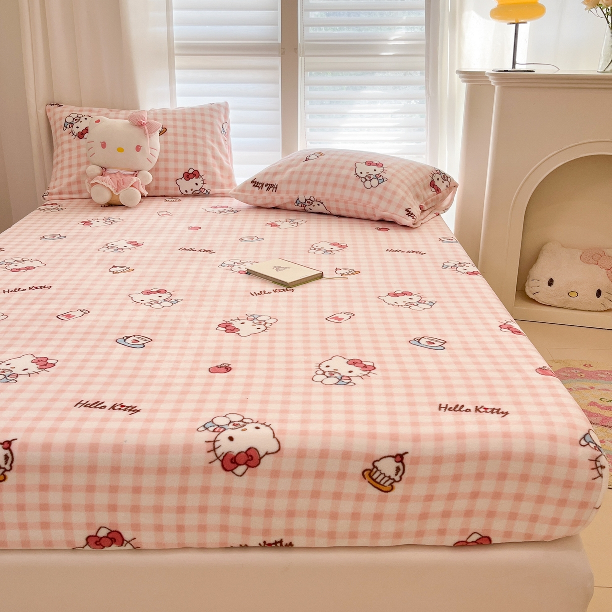 91家纺网 家纺一手货源 找家纺 金爱家 2025新款三丽鸥牛奶绒床笠单床笠床笠单件 绒单品-甜心kt粉