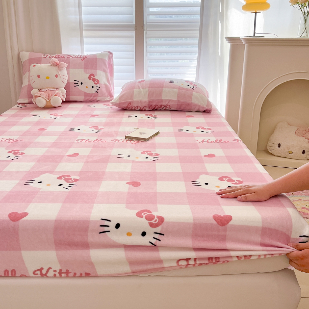 91家纺网 家纺一手货源 找家纺 金爱家 2025新款三丽鸥牛奶绒床笠单床笠床笠单件 绒单品-粉梦kt