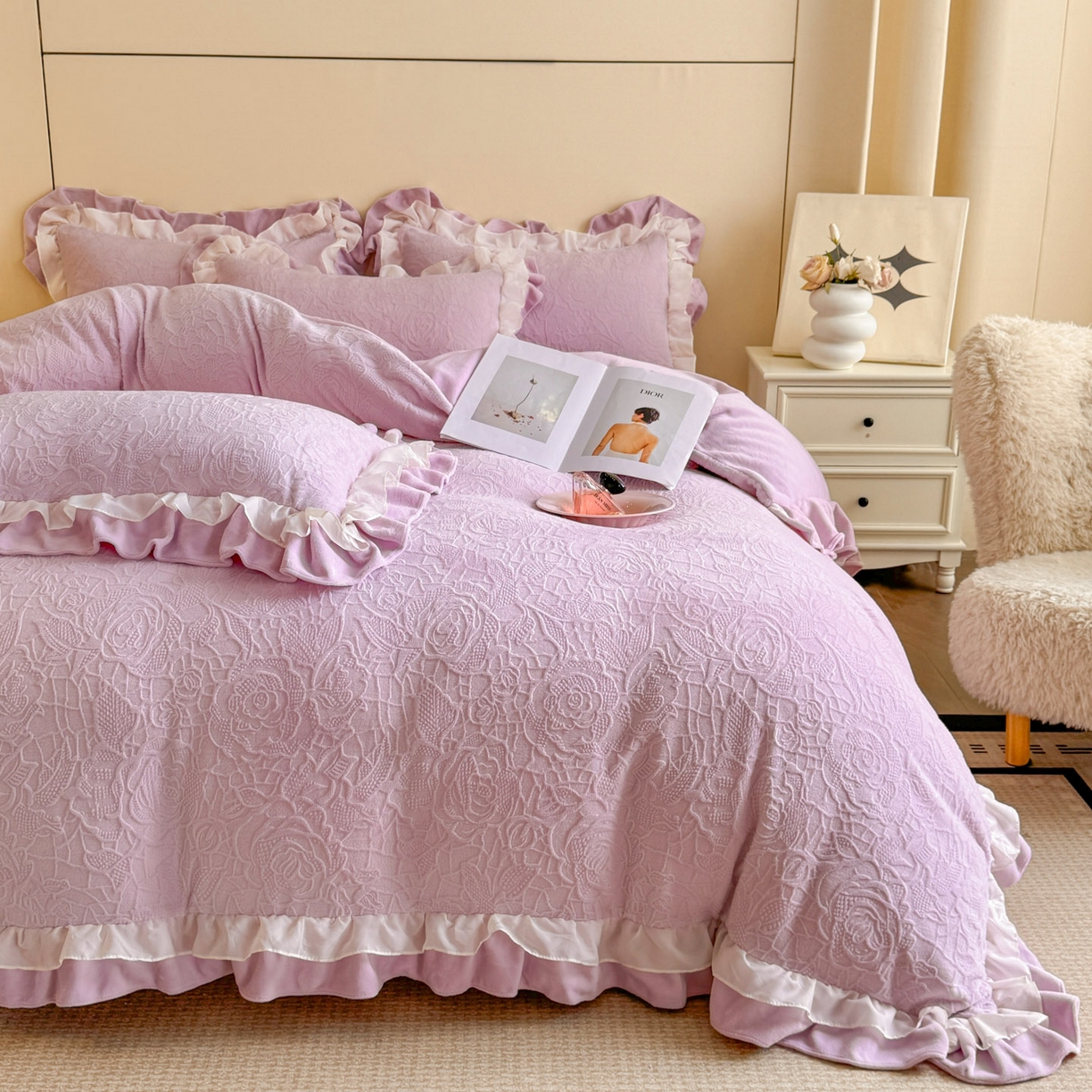 91家纺网 家纺一手货源 找家纺 爱家（原缔乐家纺） 2025新款A类牛奶雕花绒四件套 山茶花-蝴蝶之恋系列 山茶花之恋-梦幻紫