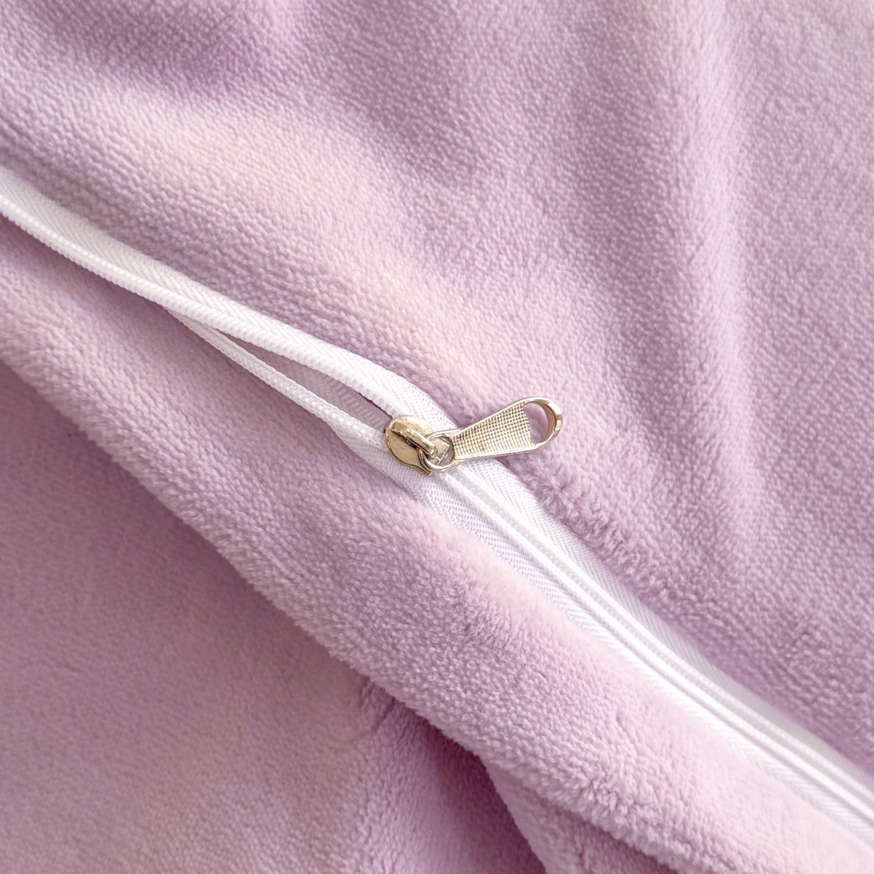 91家纺网 家纺一手货源 找家纺 爱家（原缔乐家纺） 2025新款A类牛奶雕花绒四件套 山茶花-蝴蝶之恋系列 山茶花之恋-梦幻紫