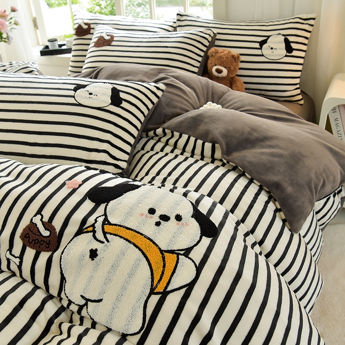 91家纺网 家纺一手货源 找家纺 炫拼家纺 2025新款条纹印花卡通毛巾绣加厚牛奶绒四件套 条纹-恰恰狗-绅士灰