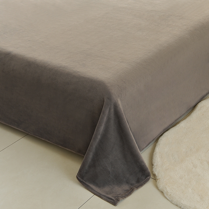 91家纺网 家纺一手货源 找家纺 炫拼家纺 2025新款条纹印花卡通毛巾绣加厚牛奶绒四件套 条纹-恰恰狗-绅士灰