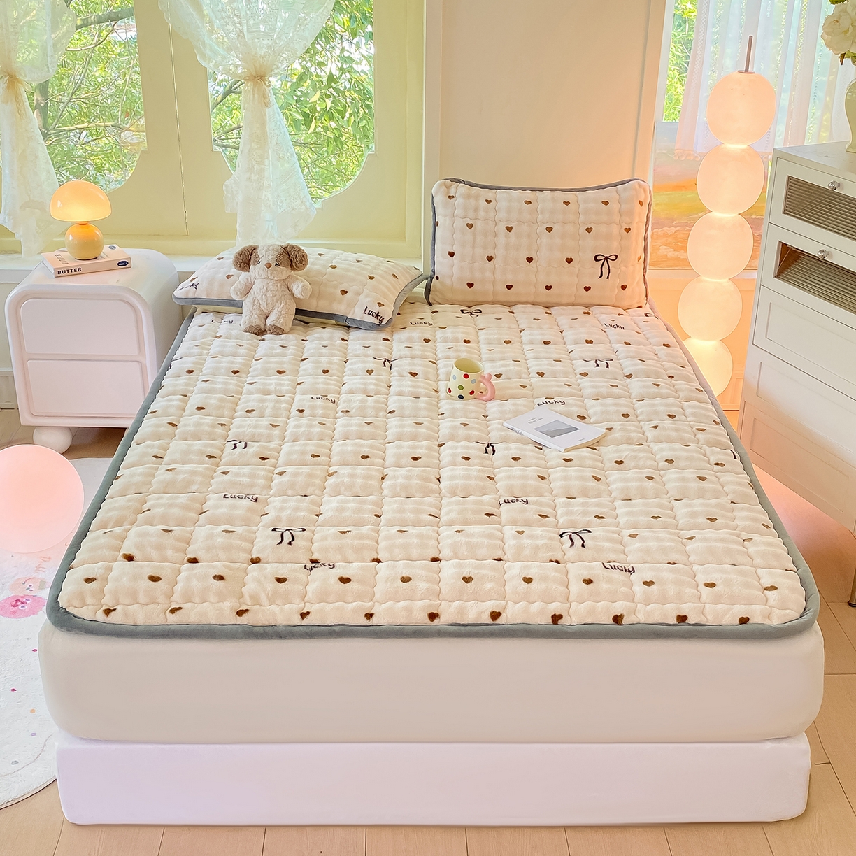 91家纺网 家纺一手货源 找家纺 （总）眠势力 2025新款牛奶绒泡泡床垫加绒仿兔毛绒床褥子秋冬保暖珊瑚绒夹棉床护垫