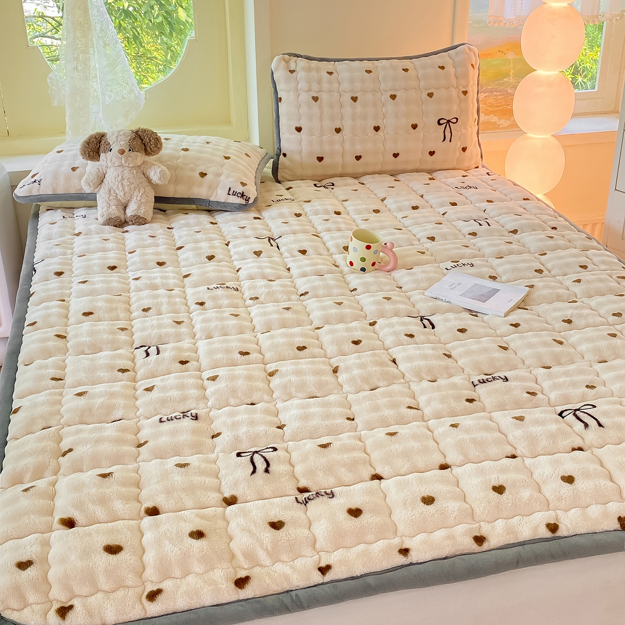 91家纺网 家纺一手货源 找家纺 （总）眠势力 2025新款牛奶绒泡泡床垫加绒仿兔毛绒床褥子秋冬保暖珊瑚绒夹棉床护垫