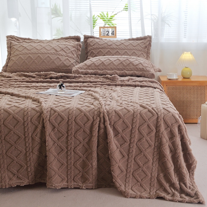 91家纺网 家纺一手货源 找家纺 栩裕纺织 2025新款双面塔芙绒毛毯家用毯子卷边款 塔夫绒-咖色