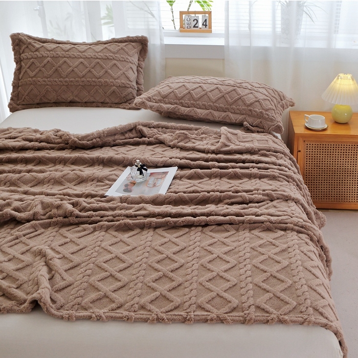 91家纺网 家纺一手货源 找家纺 栩裕纺织 2025新款双面塔芙绒毛毯家用毯子卷边款 塔夫绒-咖色