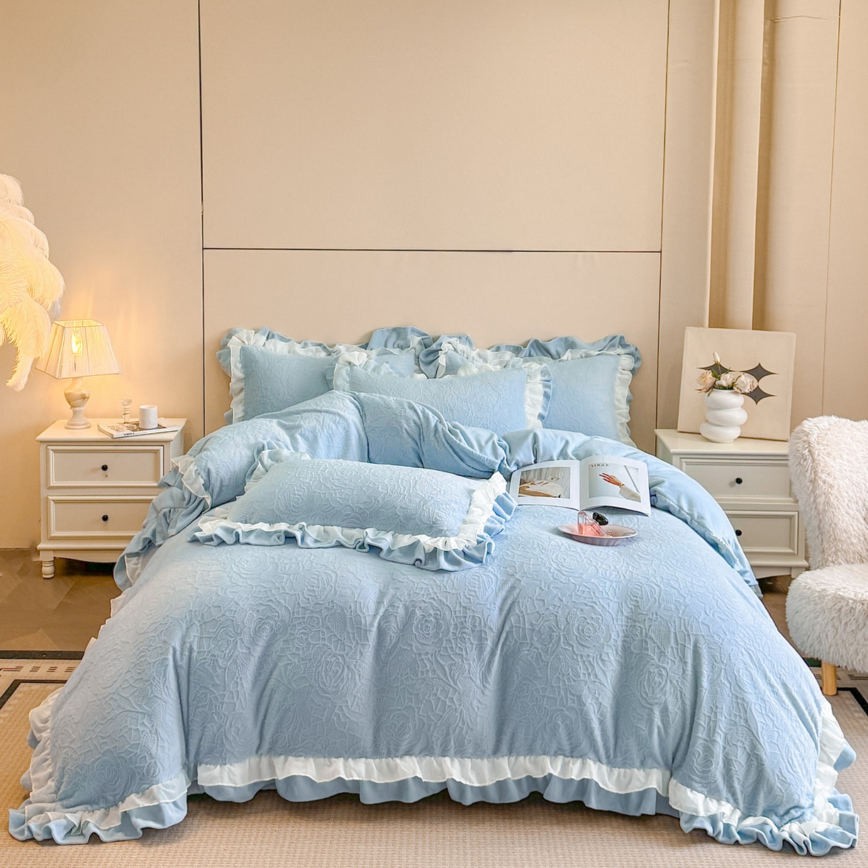 91家纺网 家纺一手货源 找家纺 爱家（原缔乐家纺） 2025新款A类牛奶雕花绒四件套 山茶花-蝴蝶之恋系列 山茶花之恋-天空兰