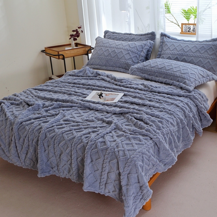 91家纺网 家纺一手货源 找家纺 栩裕纺织 2025新款双面塔芙绒毛毯家用毯子卷边款 塔夫绒-蓝灰