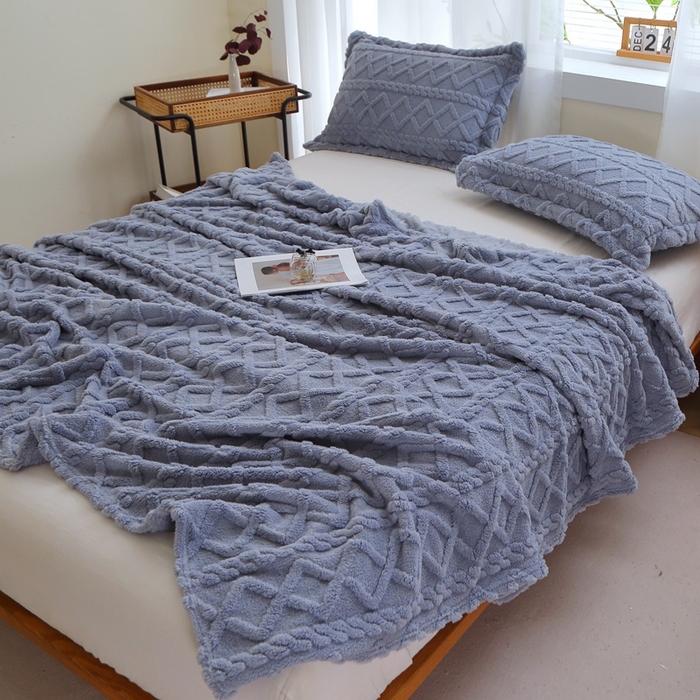 91家纺网 家纺一手货源 找家纺 栩裕纺织 2025新款双面塔芙绒毛毯家用毯子卷边款 塔夫绒-蓝灰