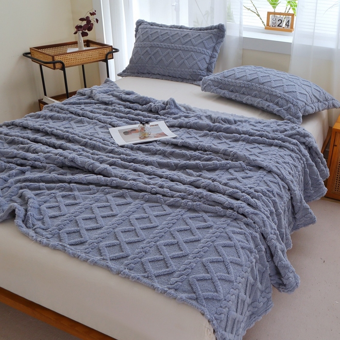 91家纺网 家纺一手货源 找家纺 栩裕纺织 2025新款双面塔芙绒毛毯家用毯子卷边款 塔夫绒-蓝灰