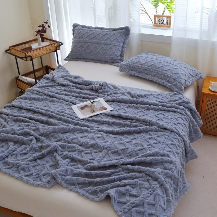 91家纺网 家纺一手货源 找家纺 栩裕纺织 2025新款双面塔芙绒毛毯家用毯子卷边款 塔夫绒-蓝灰