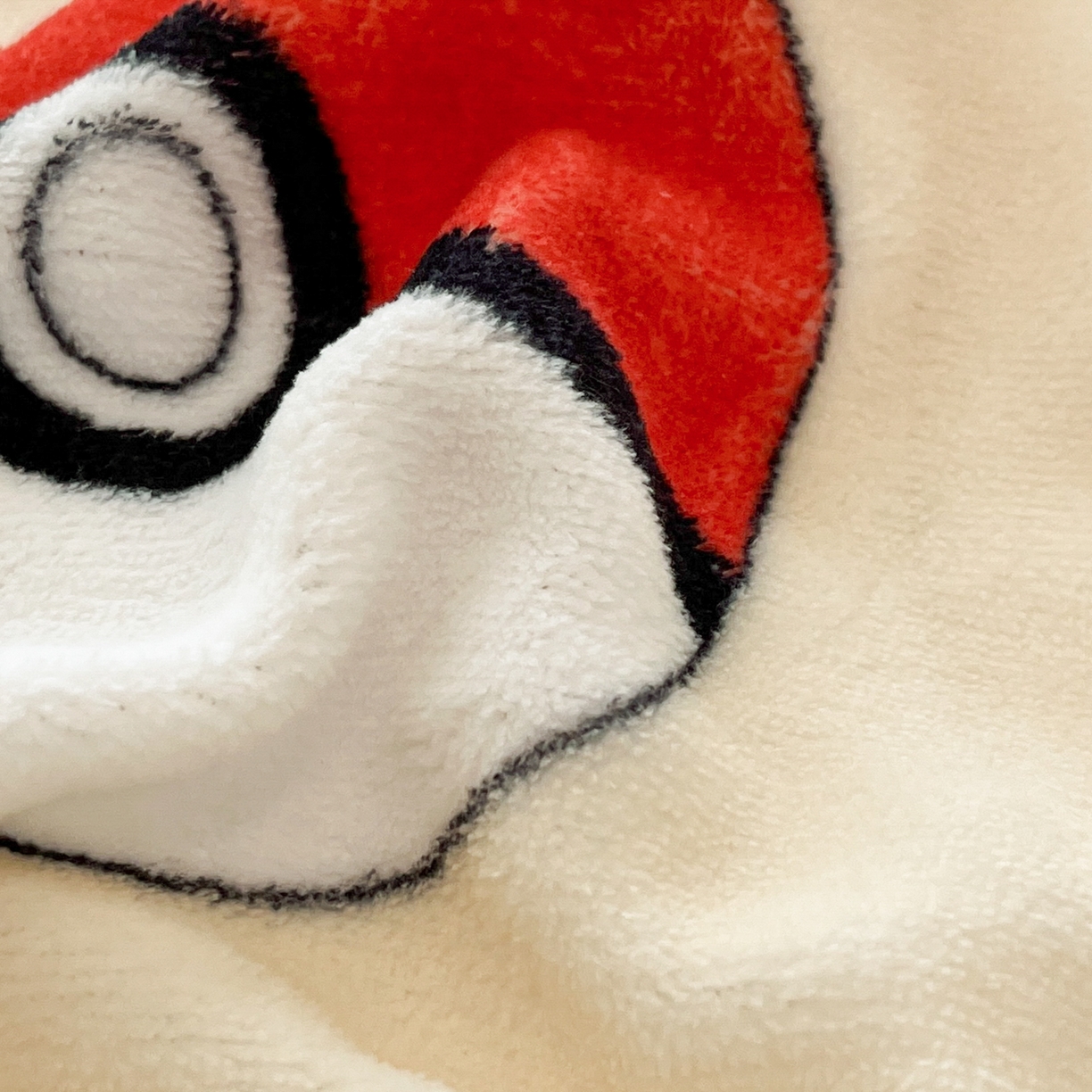 91家纺网 家纺一手货源 找家纺 金爱家 2025新款牛奶绒保暖床笠床笠单件单床笠 绒单品-爱心皮卡丘