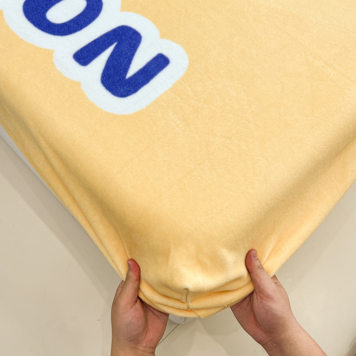 91家纺网 家纺一手货源 找家纺 金爱家 2025新款牛奶绒保暖床笠床笠单件单床笠 绒单品-俏皮皮卡丘