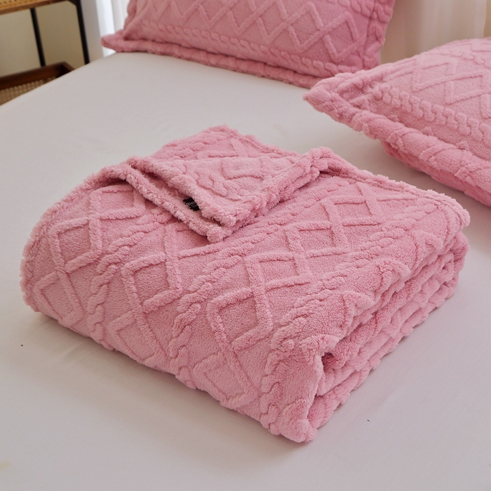 91家纺网 家纺一手货源 找家纺 栩裕纺织 2025新款双面塔芙绒毛毯家用毯子卷边款 塔夫绒-玫瑰粉