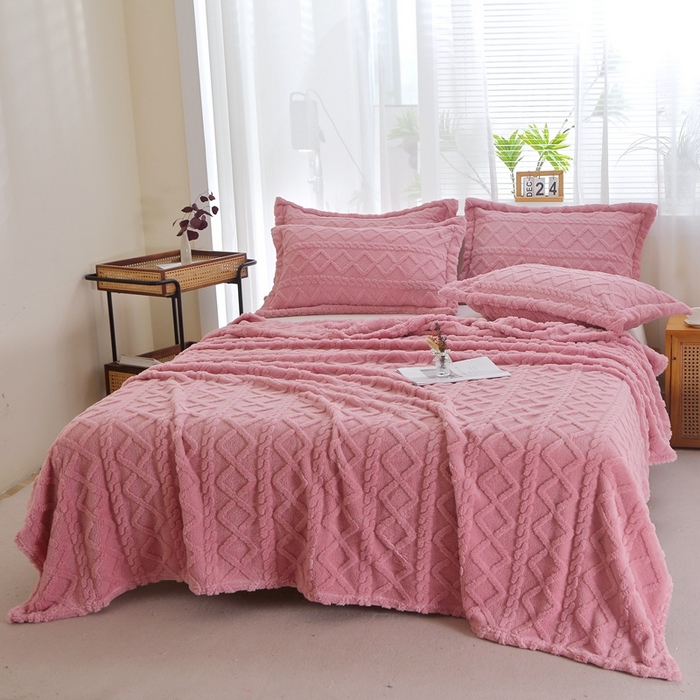 91家纺网 家纺一手货源 找家纺 栩裕纺织 2025新款双面塔芙绒毛毯家用毯子卷边款 塔夫绒-玫瑰粉