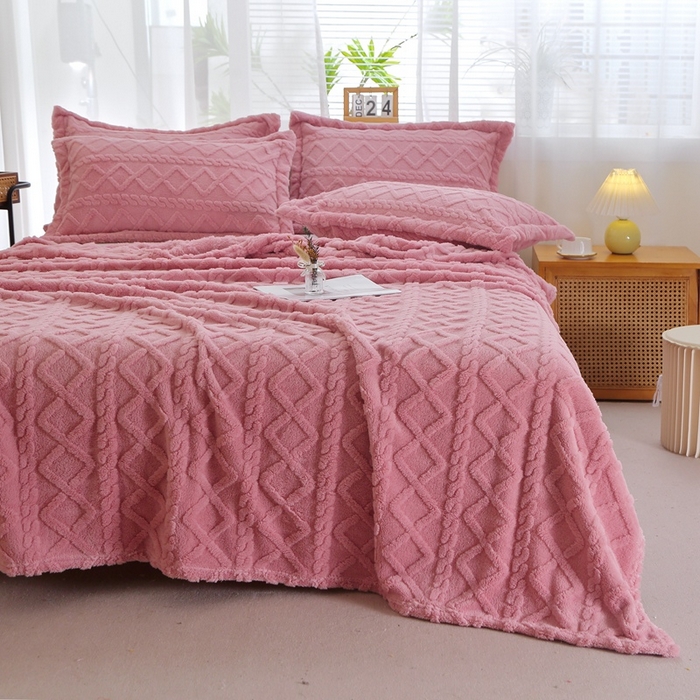 91家纺网 家纺一手货源 找家纺 栩裕纺织 2025新款双面塔芙绒毛毯家用毯子卷边款 塔夫绒-玫瑰粉