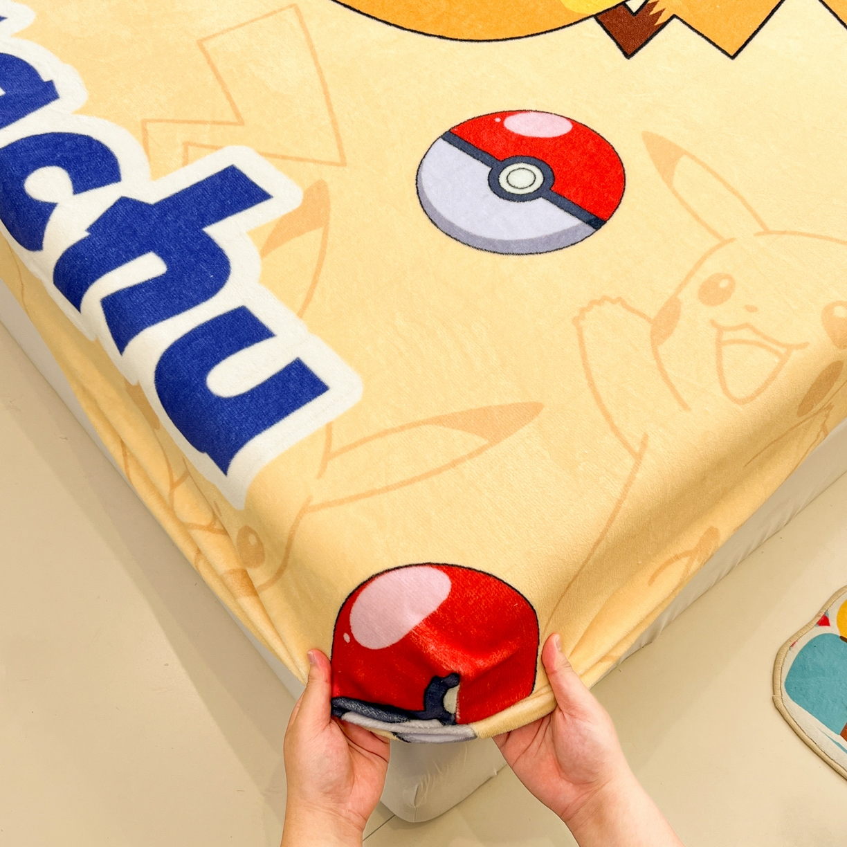 91家纺网 家纺一手货源 找家纺 金爱家 2025新款牛奶绒保暖床笠床笠单件单床笠 绒单品-可爱皮卡丘