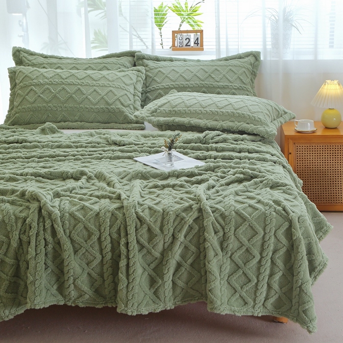 91家纺网 家纺一手货源 找家纺 栩裕纺织 2025新款双面塔芙绒毛毯家用毯子卷边款 塔夫绒-抹茶绿