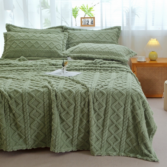 91家纺网 家纺一手货源 找家纺 栩裕纺织 2025新款双面塔芙绒毛毯家用毯子卷边款 塔夫绒-抹茶绿