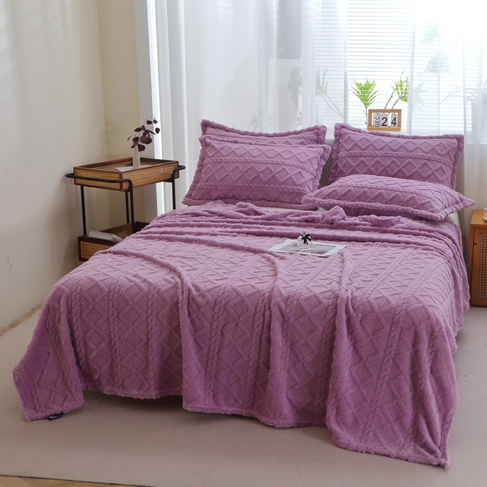 91家纺网 家纺一手货源 找家纺 栩裕纺织 2025新款双面塔芙绒毛毯家用毯子卷边款 塔夫绒-莫奈紫