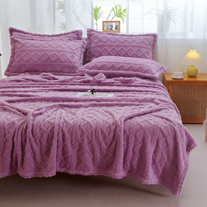 91家纺网 家纺一手货源 找家纺 栩裕纺织 2025新款双面塔芙绒毛毯家用毯子卷边款 塔夫绒-莫奈紫